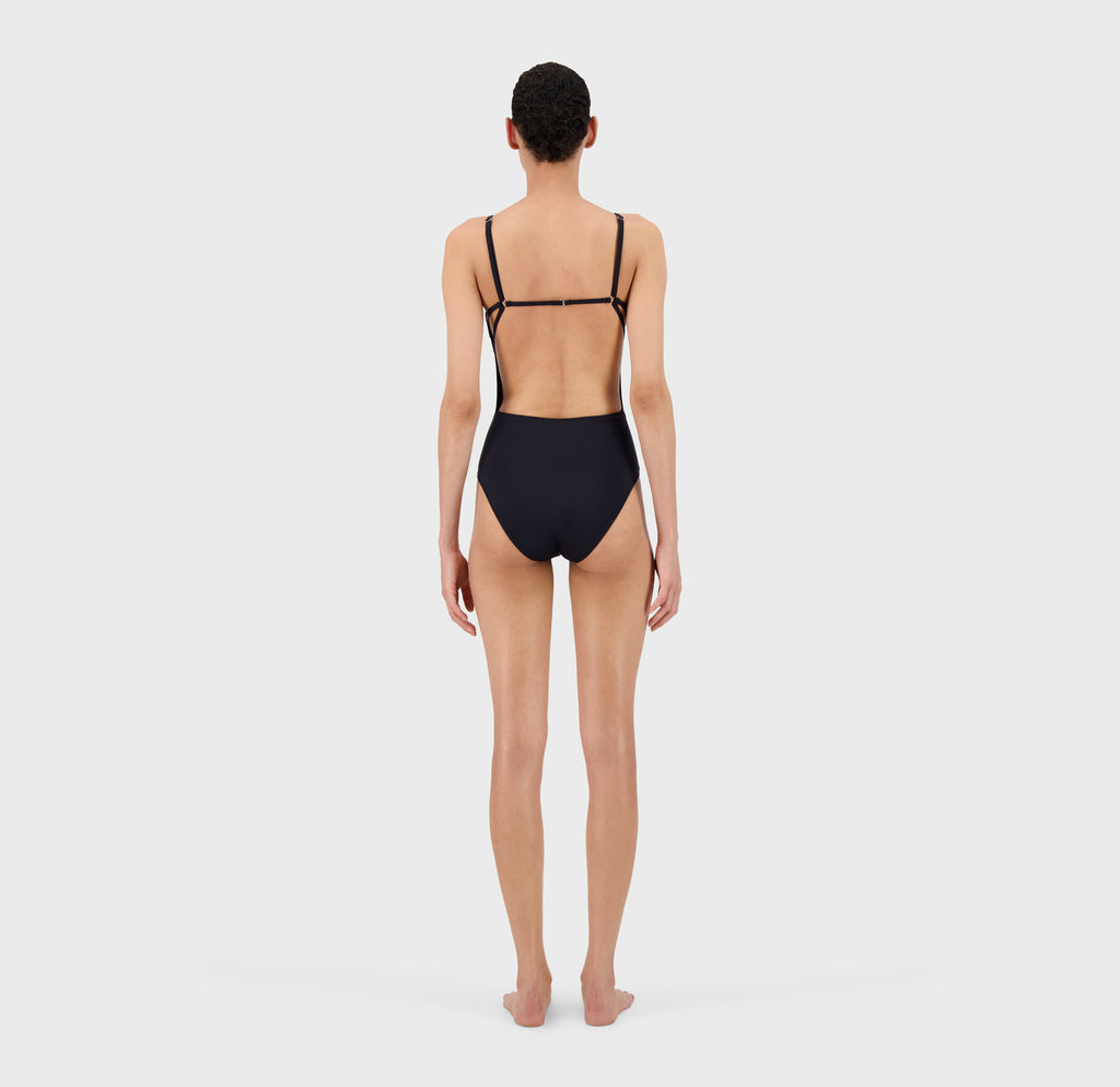 Black / Model