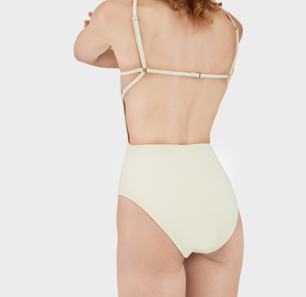 Ivory / Model