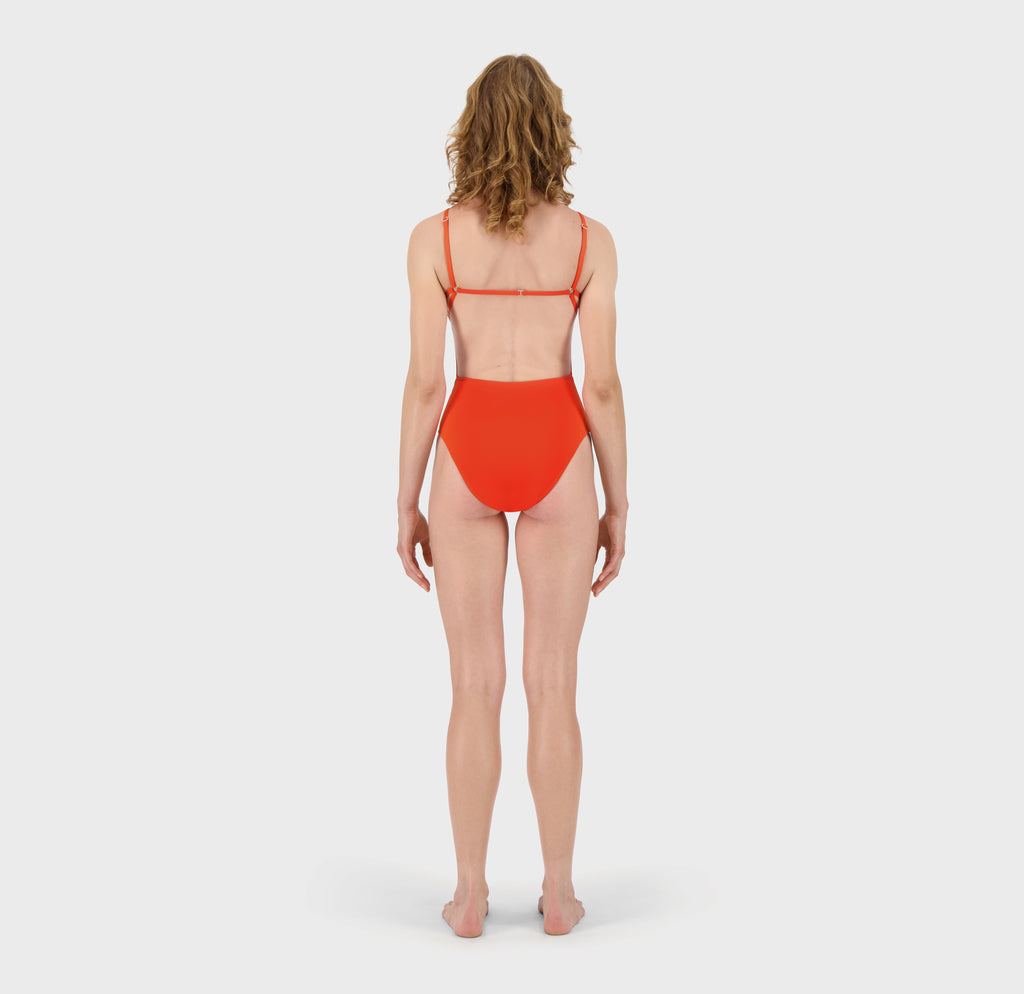 Orange / Model